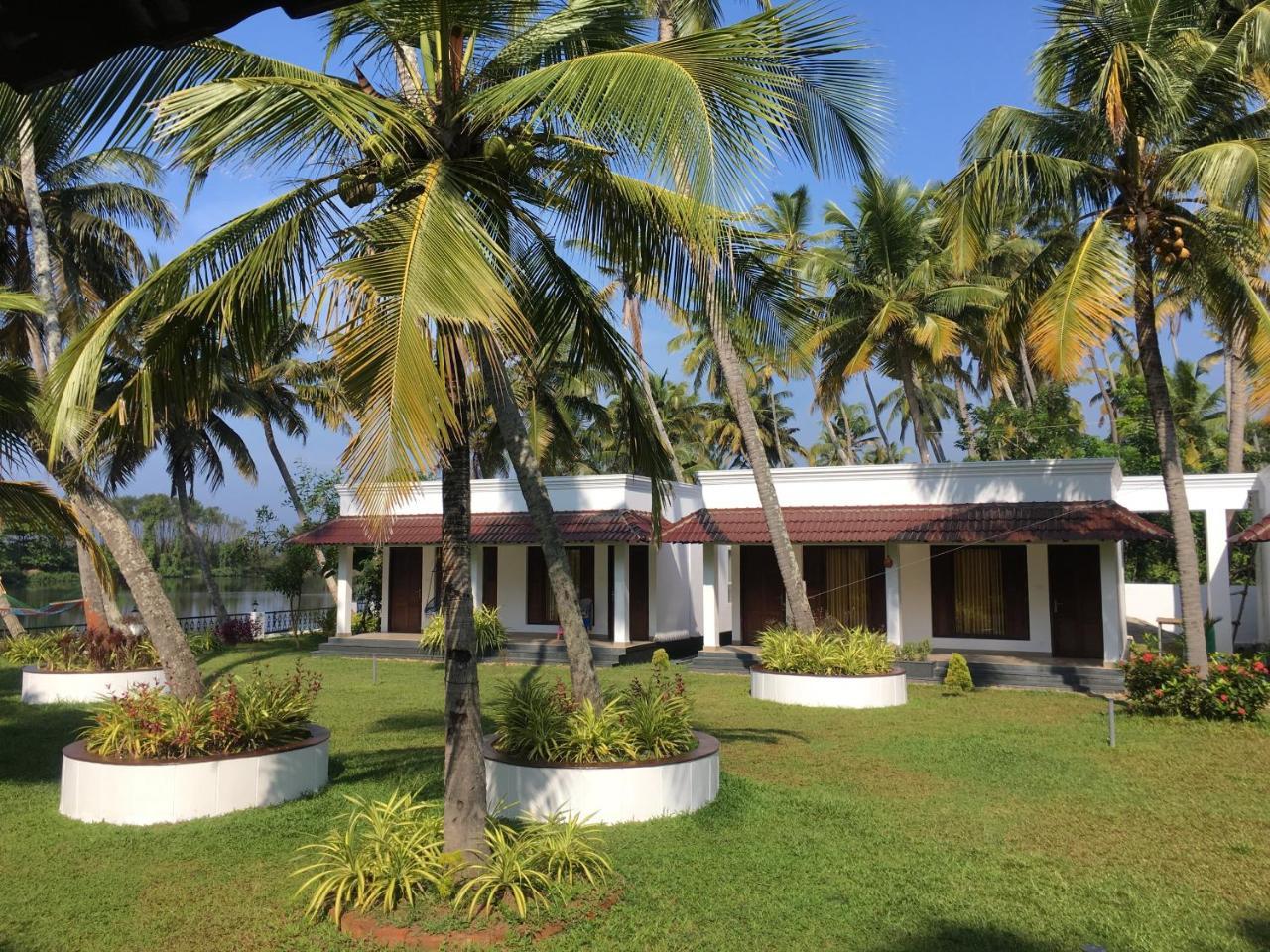 Voye Homes Majestic Retreat Resort Varkala Paravur ภายนอก รูปภาพ